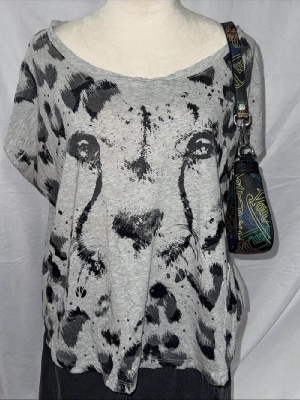 Rock & Republic Gray Graphic Leopard Face Short Sleeve Tee
